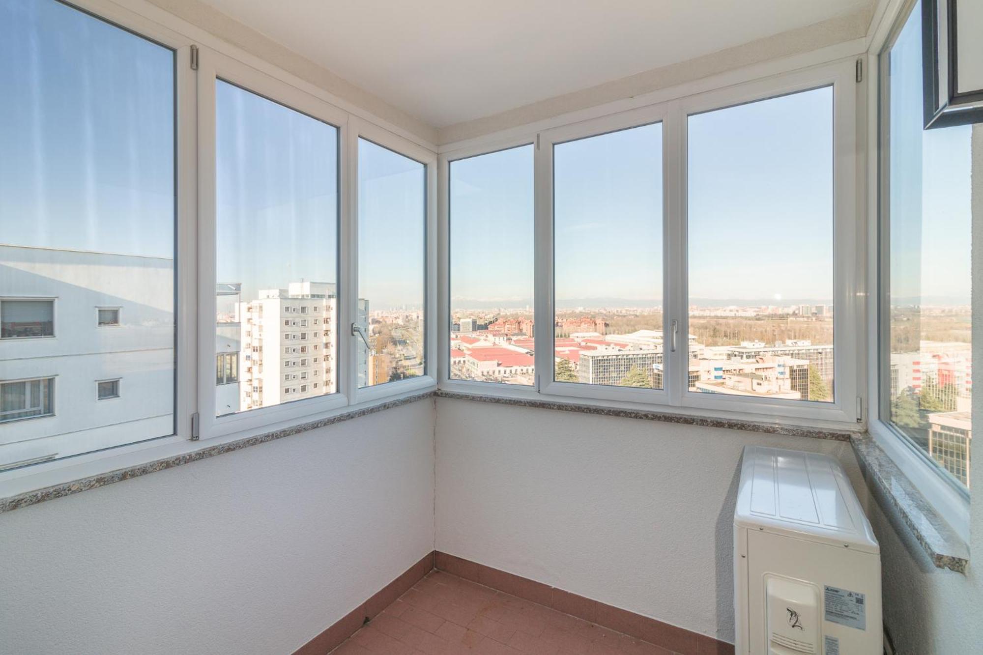 Nuovissimo Attico 17esimo Piano, 10 Posti Letto Appartamento Milano