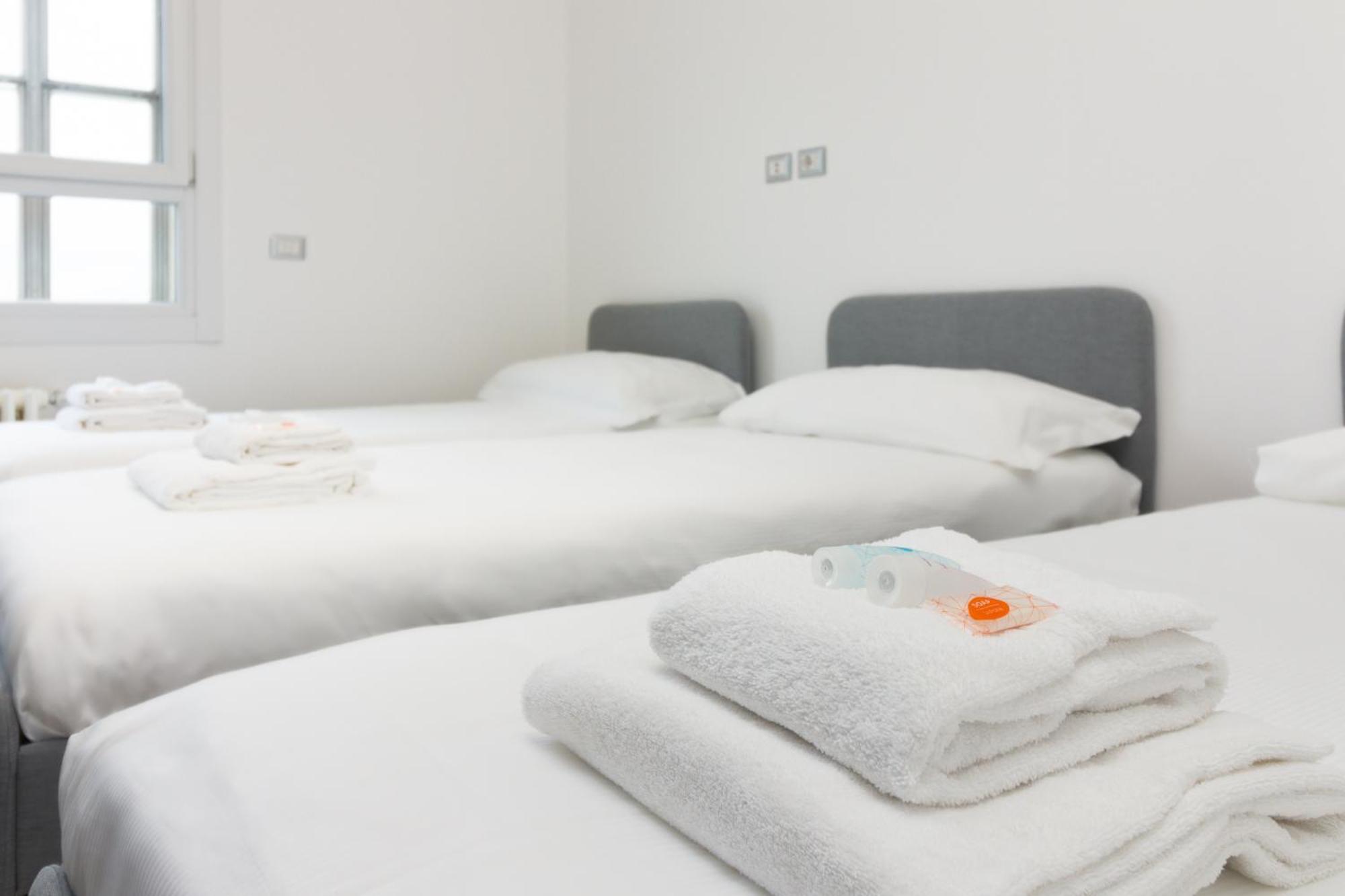 Nuovissimo Attico 17esimo Piano, 10 Posti Letto Appartamento