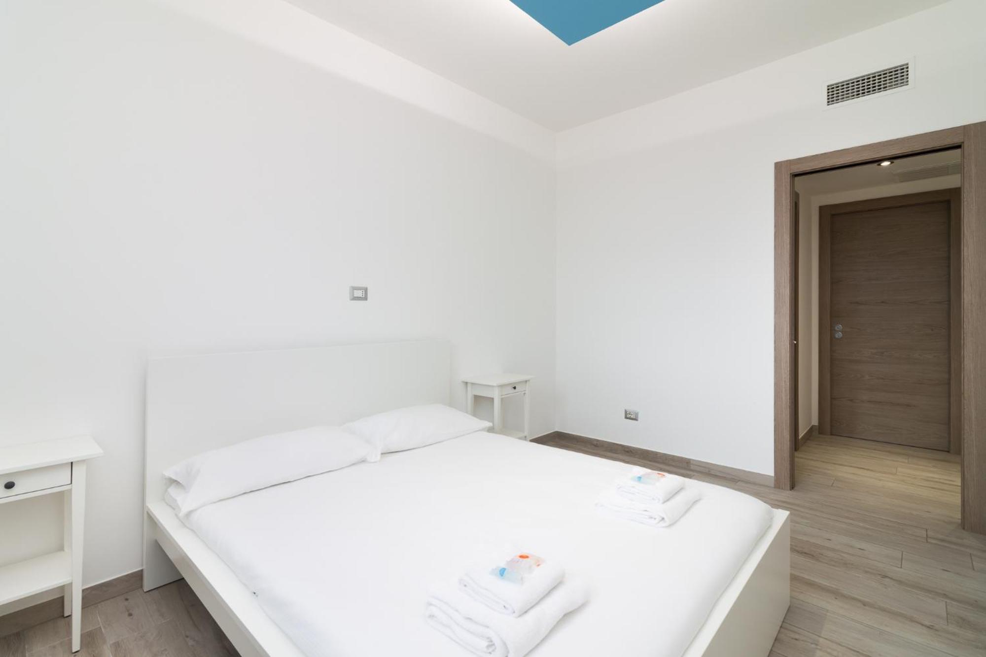 Nuovissimo Attico 17esimo Piano, 10 Posti Letto Appartamento *