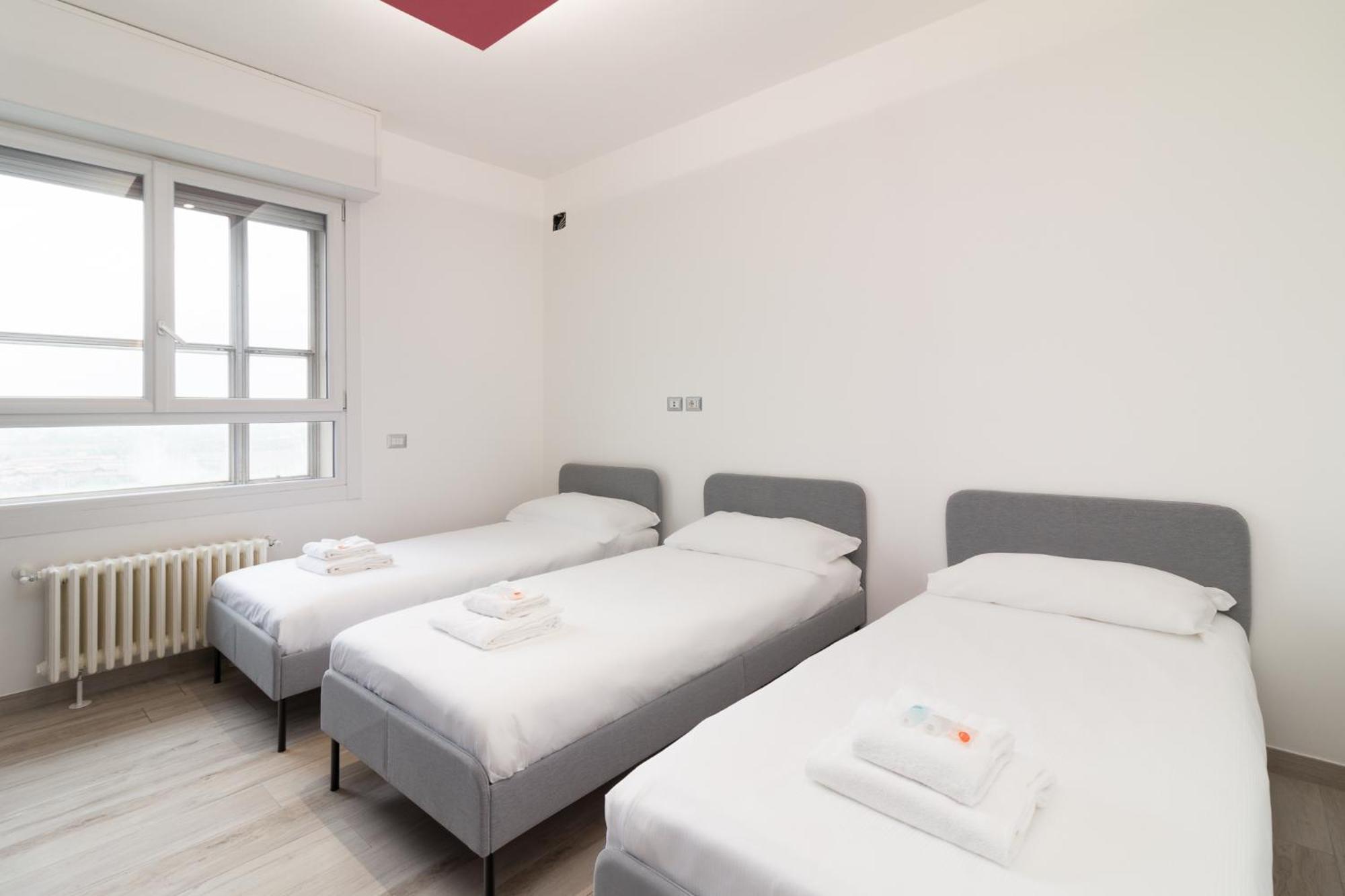 Nuovissimo Attico 17esimo Piano, 10 Posti Letto Appartamento Milano