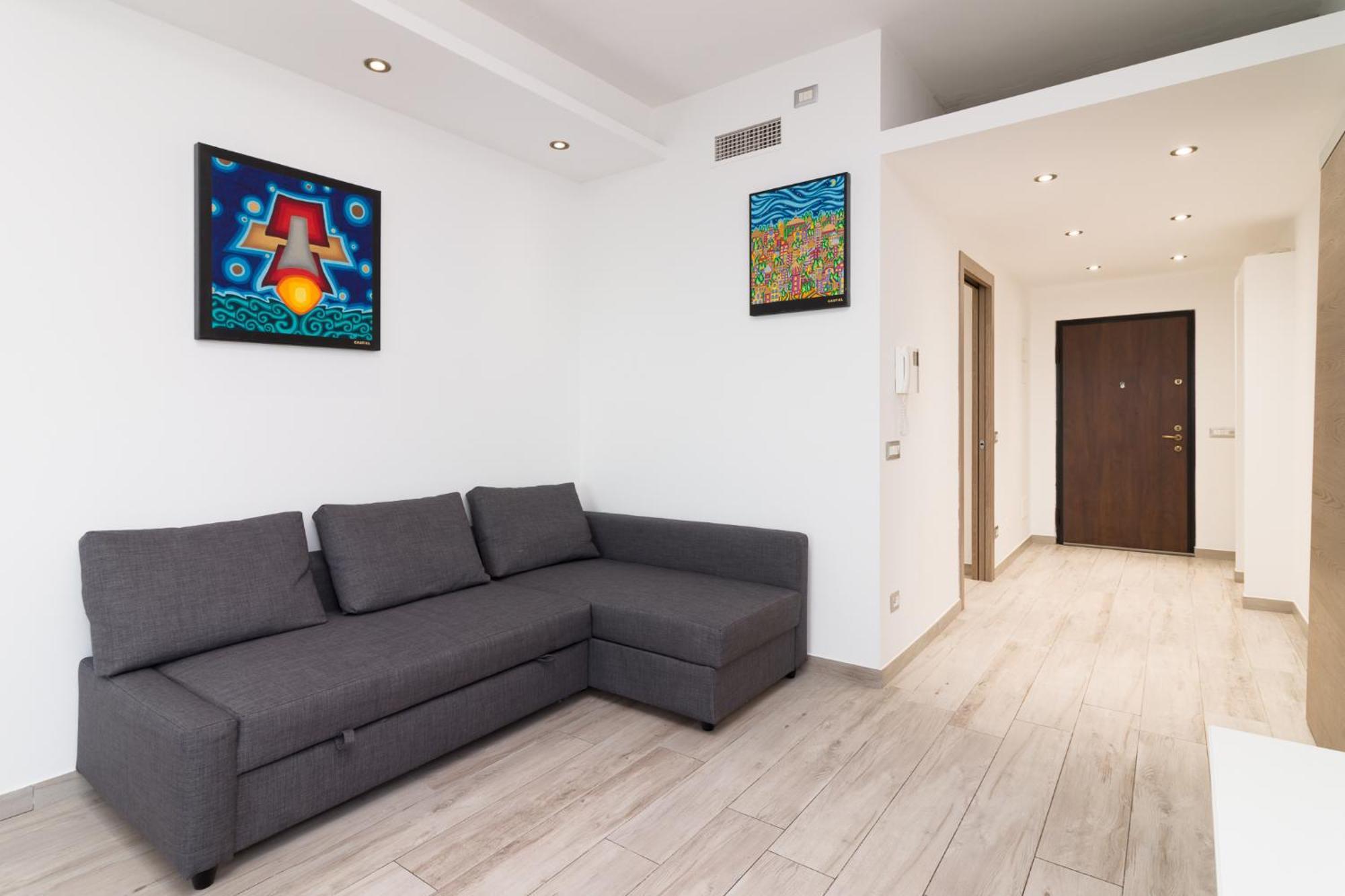 Appartamento Nuovissimo Attico 17esimo Piano, 10 Posti Letto *